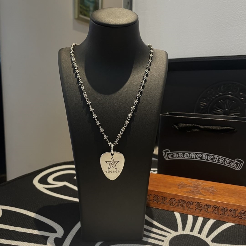 Ch*0me He**ts necklaces